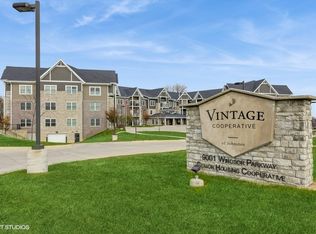 9001 Windsor Pkwy #102, Johnston, IA 50131