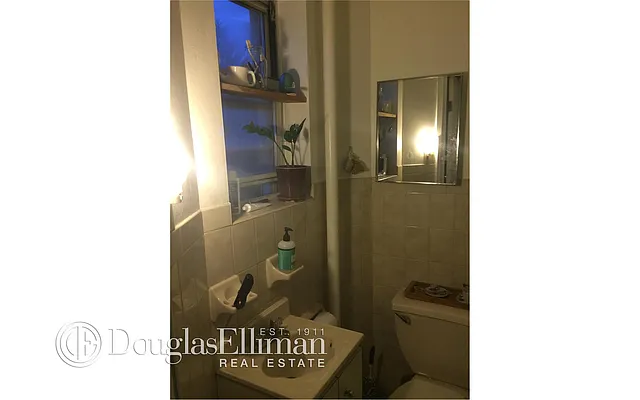 Rented by Douglas Elliman | media 26