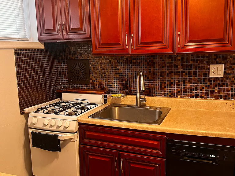 8033 Winston Rd #1 — Photo 4