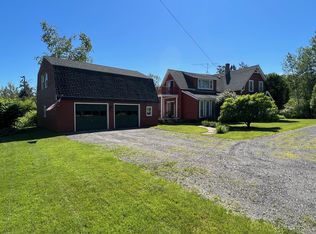 300 Cambridge Rd, Dexter, ME 04930