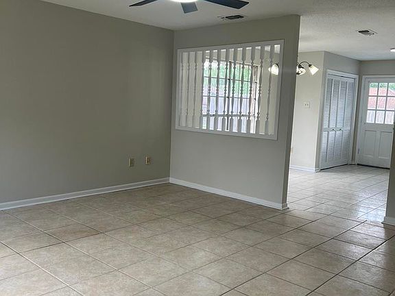 3rd image of 14105 Rampart Ct