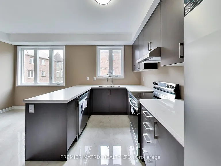 37 Shiff Cres — Photo 16