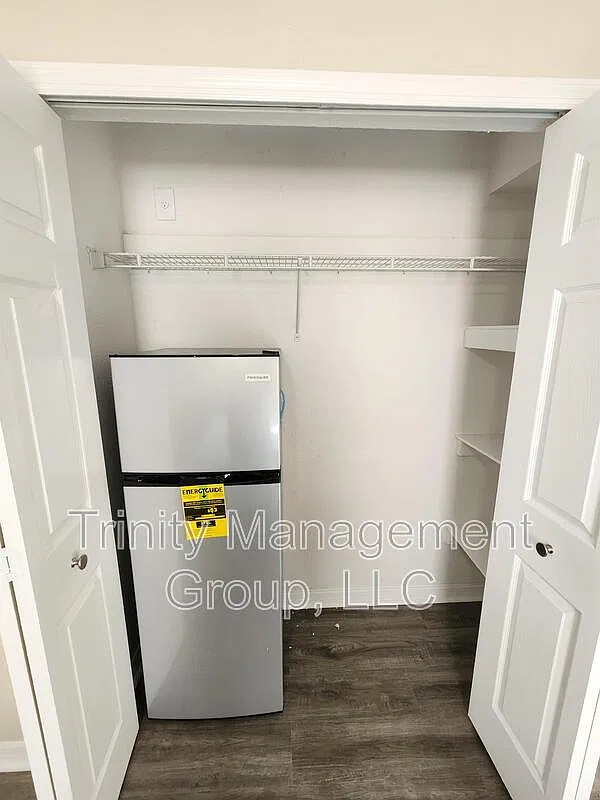 1 bed, 1.0 bath, 115 sqft, $776 — Photo 2