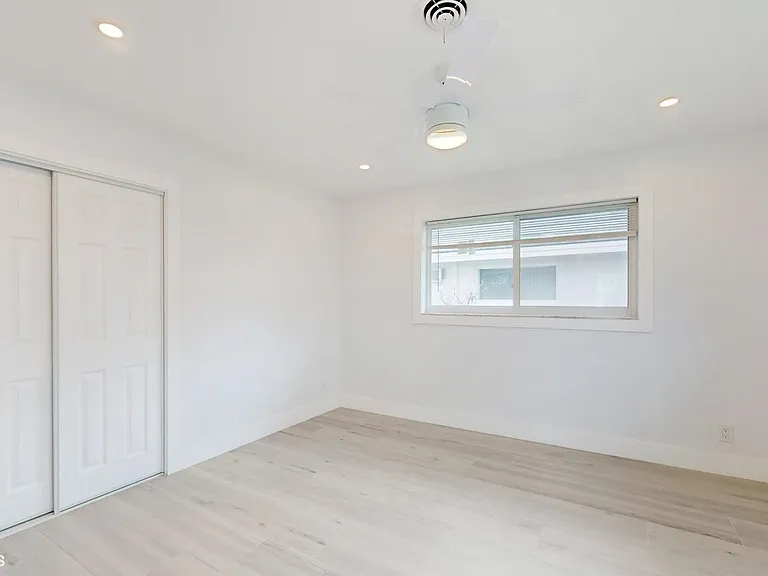 4761 NE 28th Ave — Photo 20