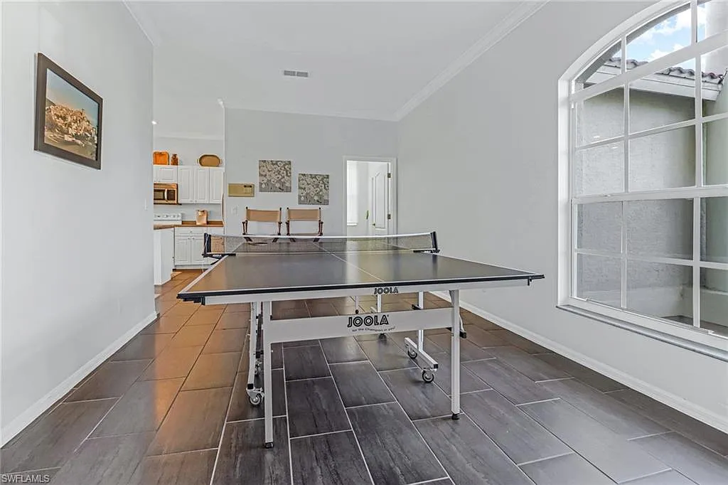 5 bed, 3.0 bath, 3449 sqft, $5,500 — Photo 4
