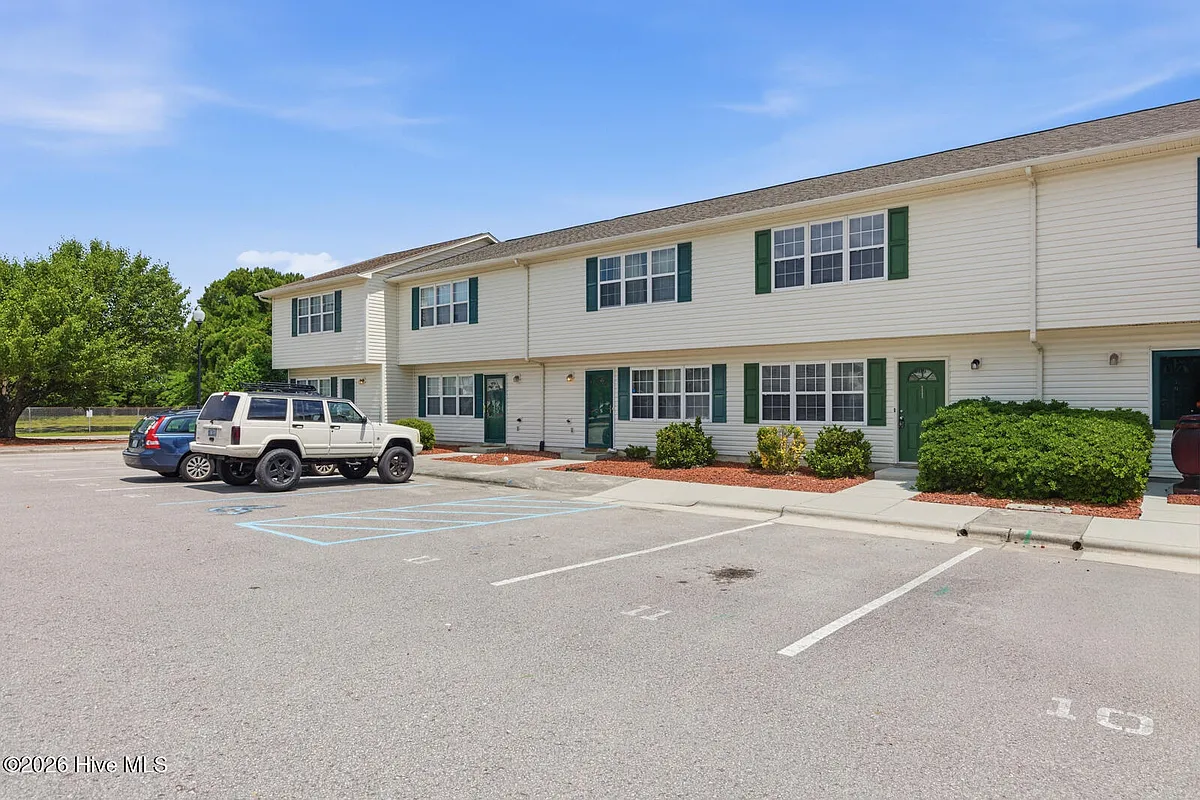 Building Photo - 11 Pirates Cove Dr