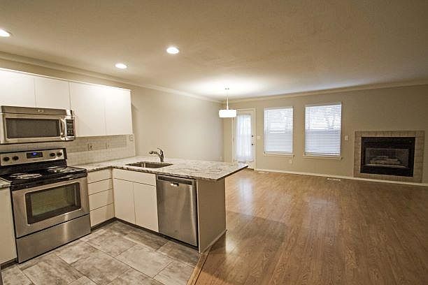 1st image of 5804 N Cobbler Ln