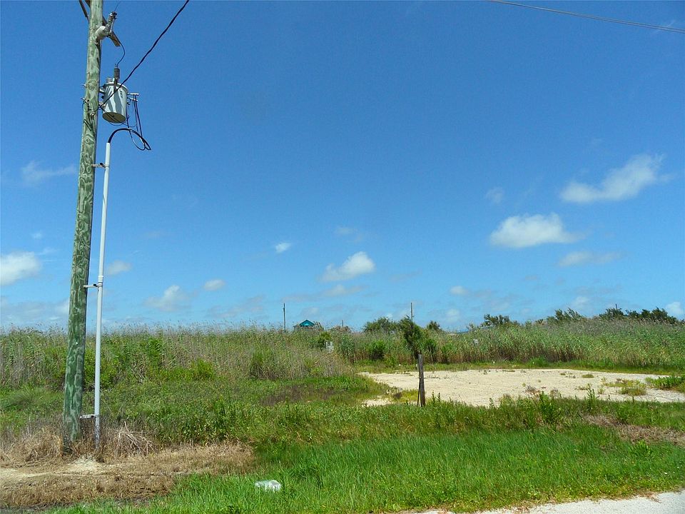 2nd image of 1060 Beach Front Dr