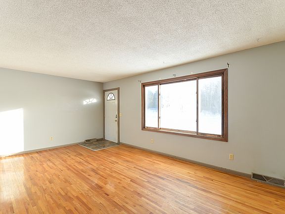 3rd image of 6741 165th Ln NW
