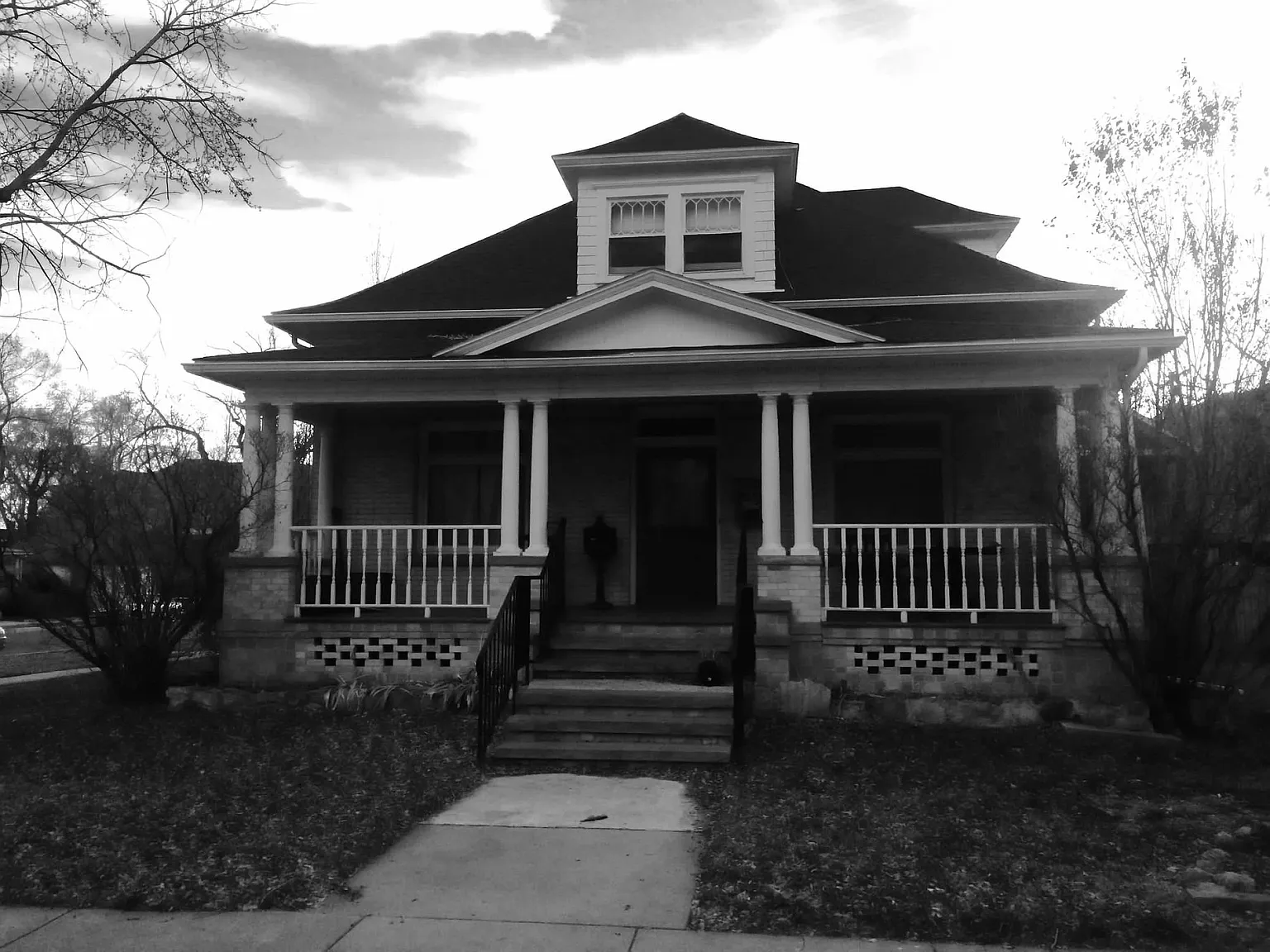 W Pikes Peak Ave, Colorado Springs — Photo 1