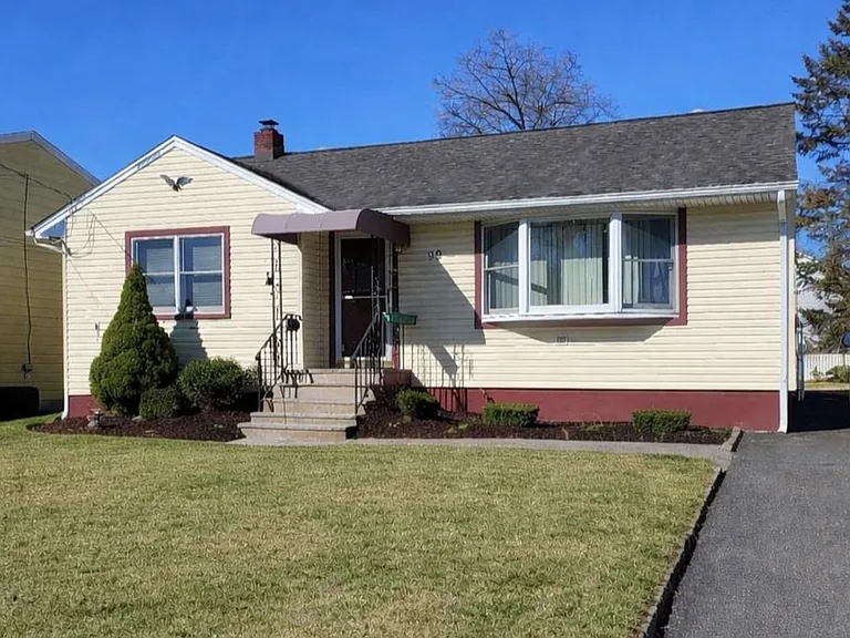 99 Elmhurst Ave — Photo 1