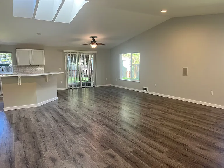 1806 192nd Avenue Ct SW — Photo 2
