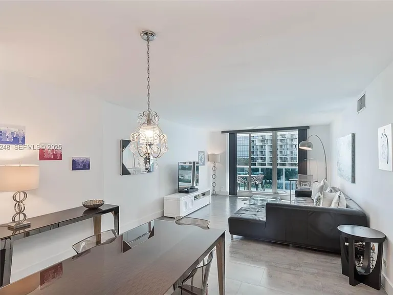 2301 Collins Ave #507 — Photo 3