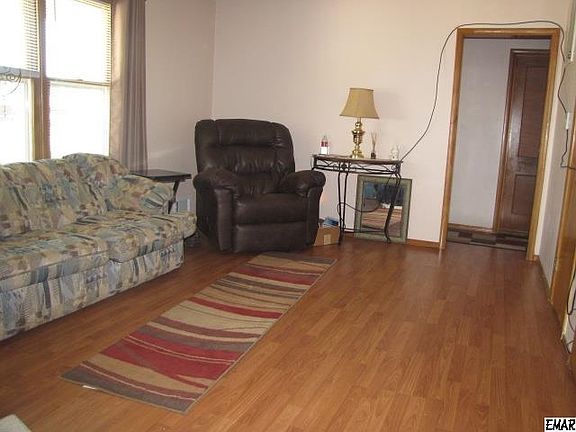 3rd image of 801 W Mulberry Ave
