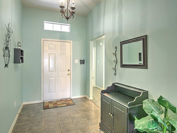 5th image of 2530 Comal Dr