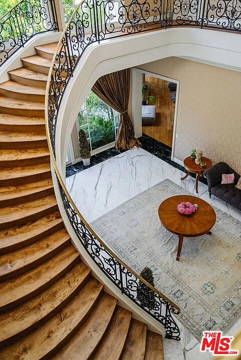 7 bed, 10.0 bath, 16103 sqft, $200,000 — Photo 4