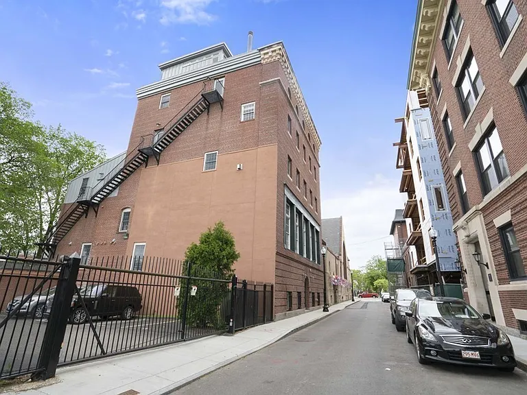 8 Newcomb St #5 — Photo 27