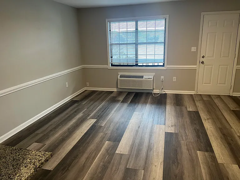 589 Starlight Dr #7 — Photo 2