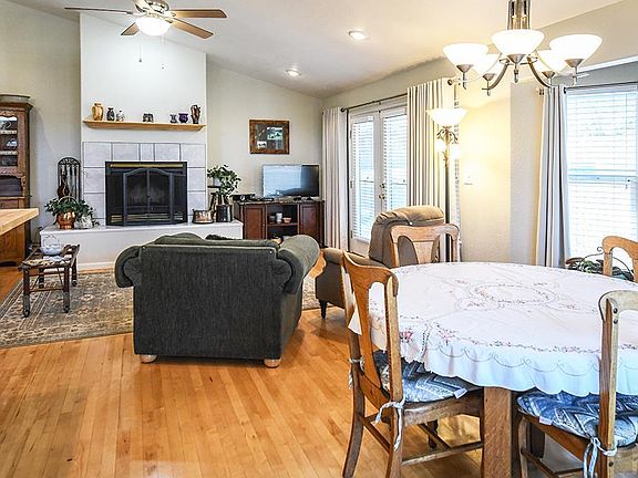 4th image of 5847 Mountain View Dr