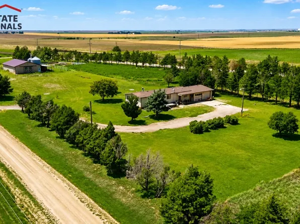 10538 Outlaw Rd, Dodge City, KS 67801