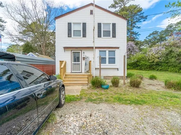 241 Middle Ln, Virginia Beach, VA 23454