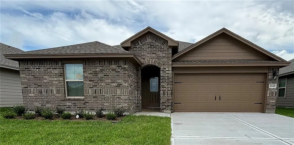 4 bed, 2.0 bath, 1748 sqft, $2,550 — Photo 1