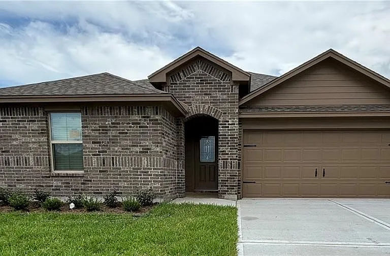 2243 Medusa Dr — Photo 1