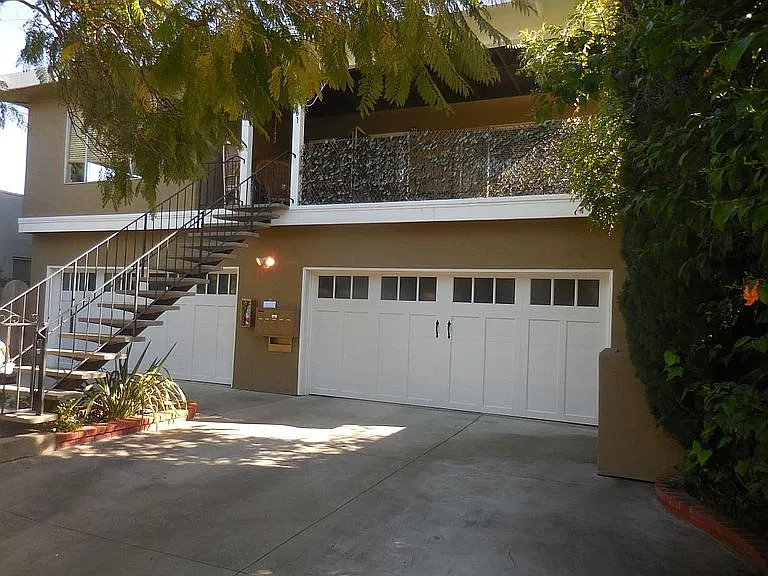 2 bed, 1.5 bath, 900 sqft, $3,450 — Photo 3