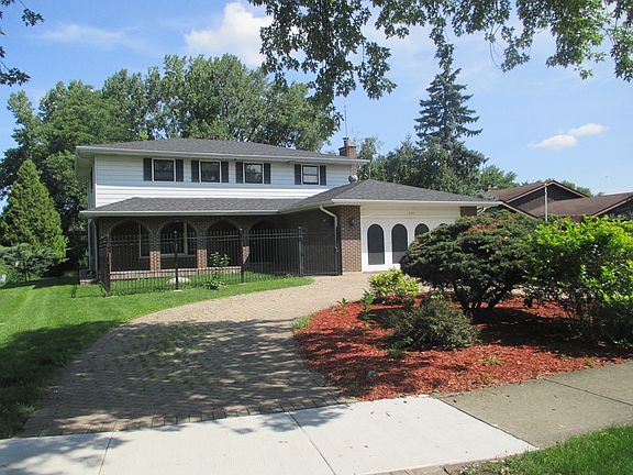 2nd image of 601 Diana Ct