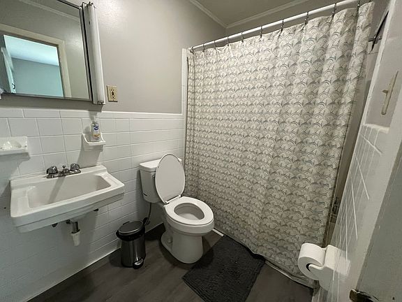 4th image of 74 Pierce St #G