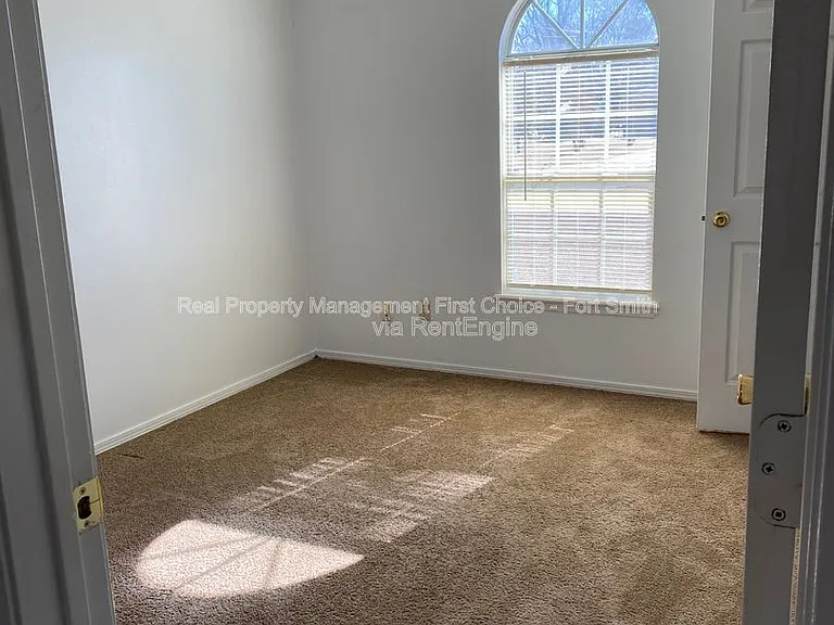 3505 Ridgeway Dr — Photo 11