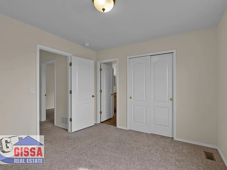 5532 Mountain Garland Dr — Photo 28