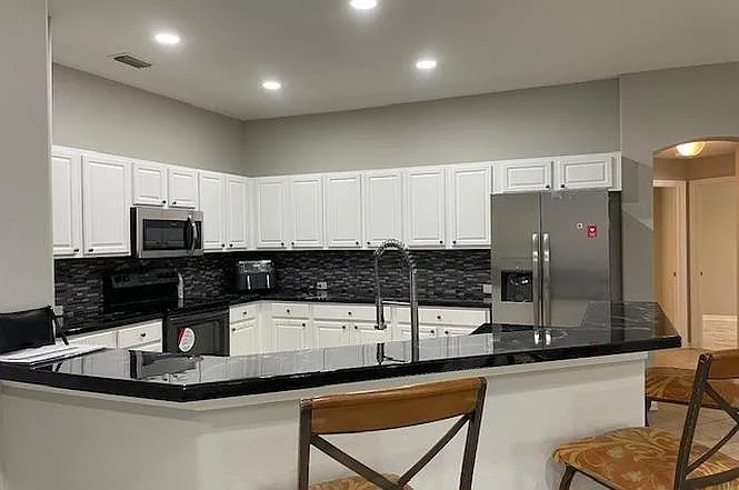 3806 SW 15th Pl — Photo 5