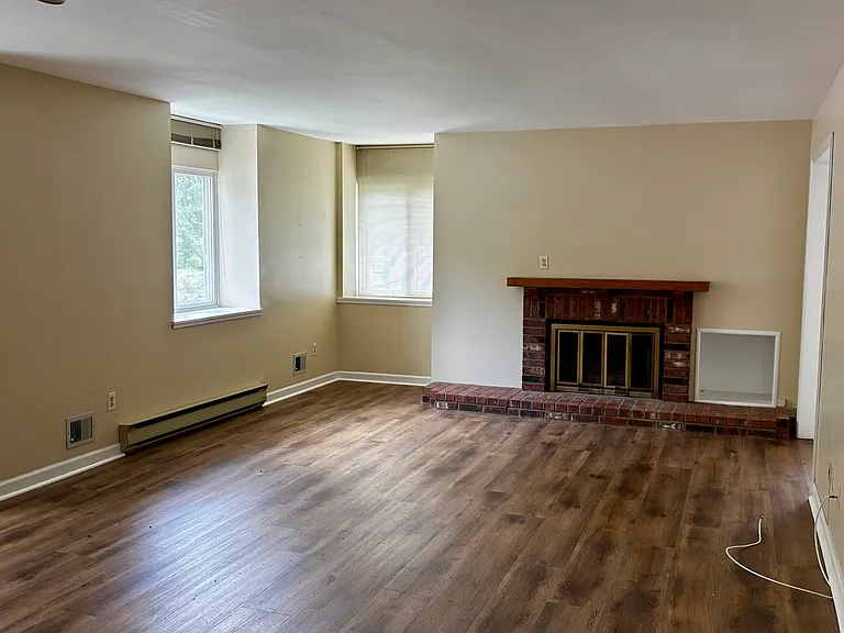63 Bennett Cmn #63 — Photo 8
