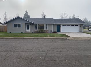 611 66th St, Springfield, OR 97478