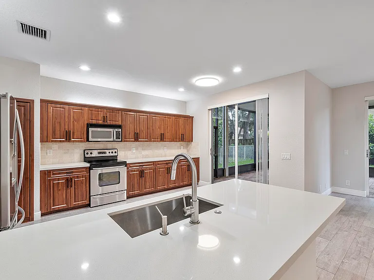 6364 NW 78th Dr — Photo 11