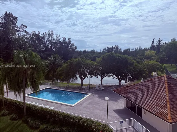 8200 SW 210th St, Cutler Bay, FL