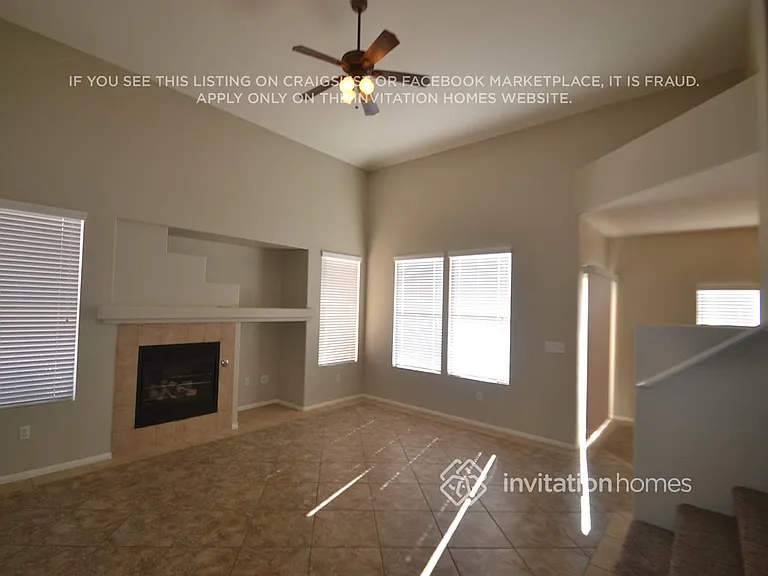 625 Blue Yucca St — Photo 3