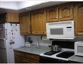 4th image of 3942 Cherokee Ave E