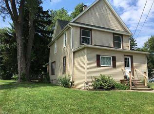 609 Harbor St, Conneaut, OH 44030