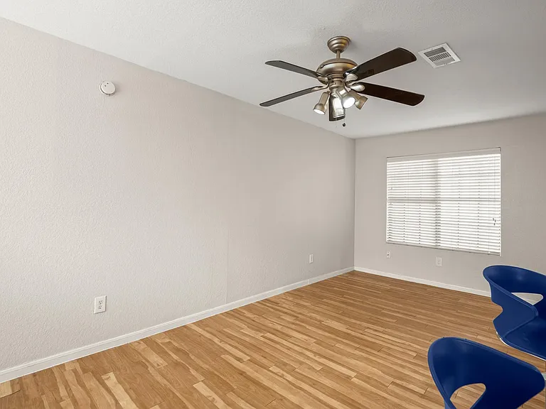1013 W 23rd St #105 — Photo 7