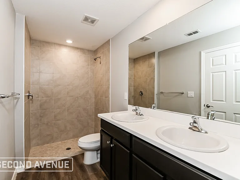 108 NW 26th St — Photo 10