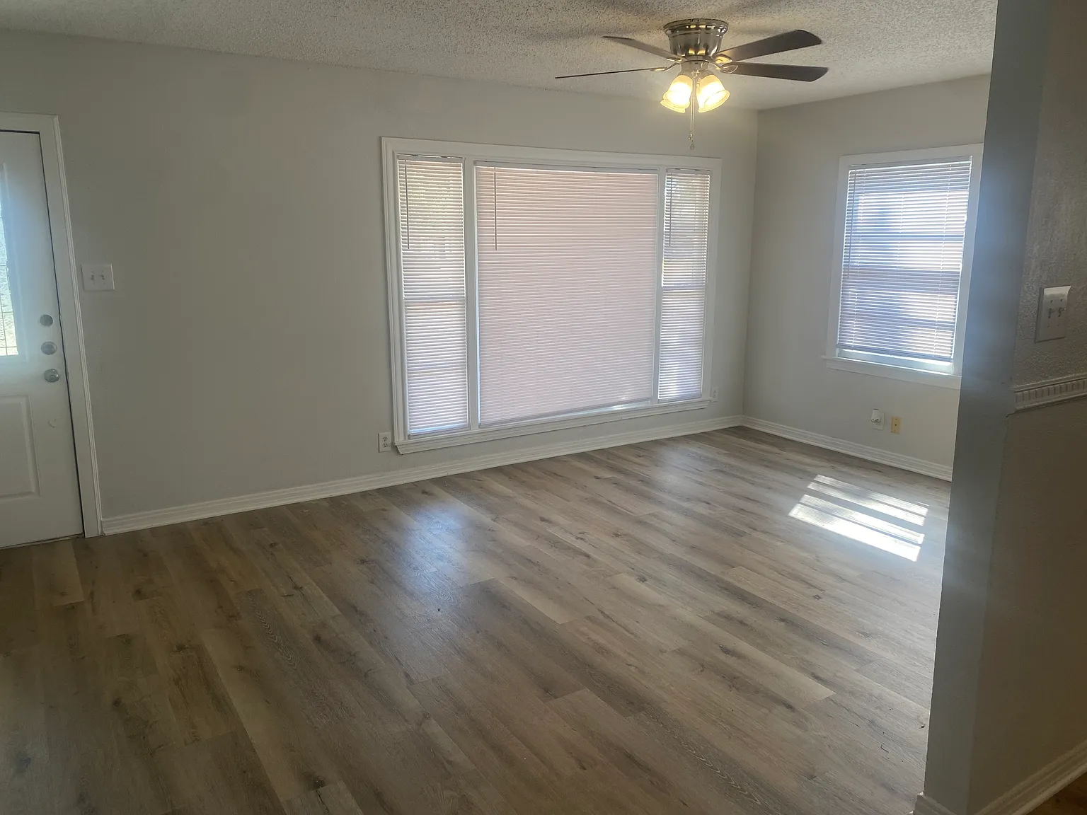 2 bed, 1078 sqft, $1,195 — Photo 2