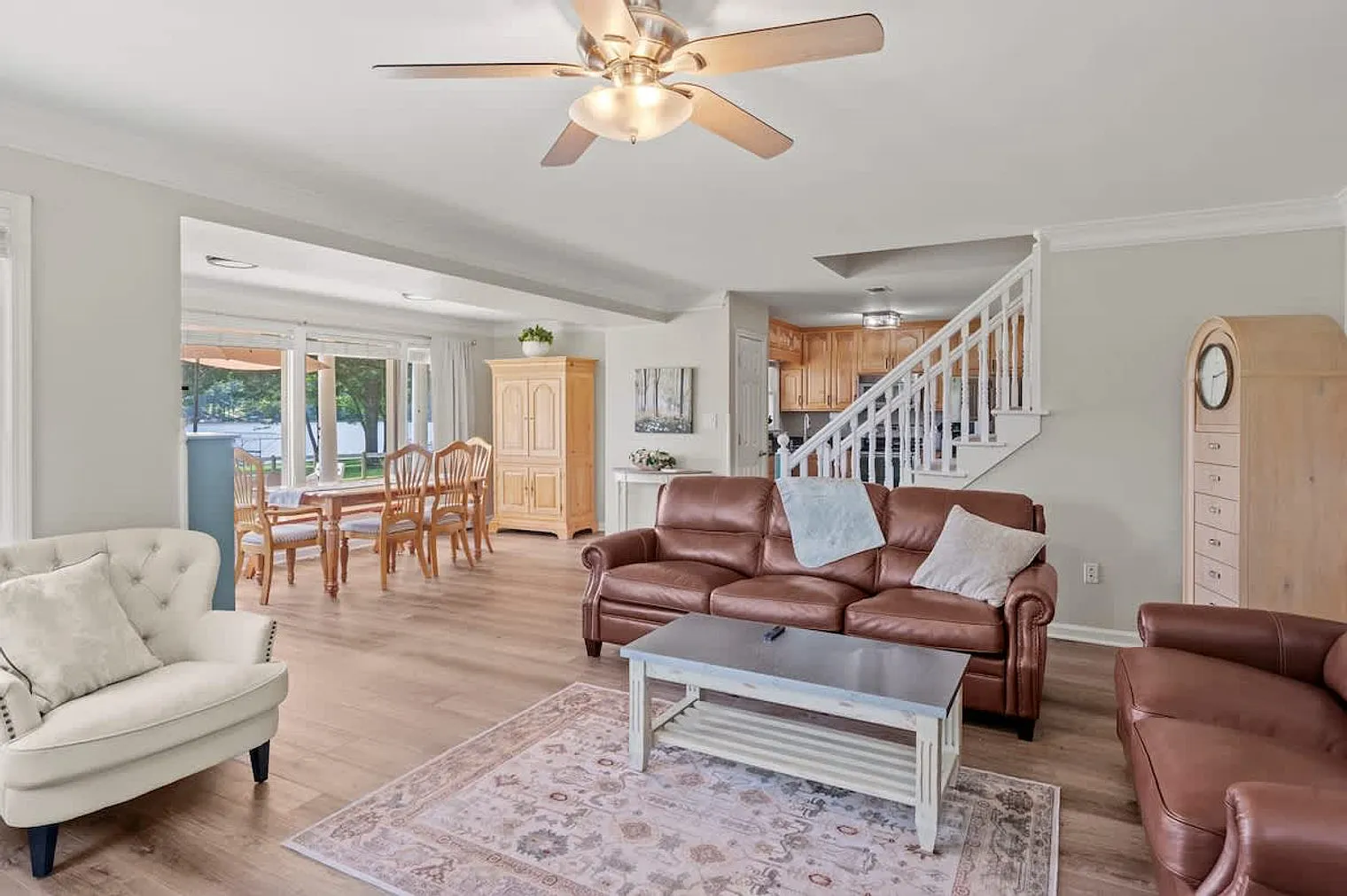 3 bed, 2.0 bath, $5,069 — Photo 2