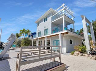 27372 W Indies Dr, Ramrod Key, FL 33042