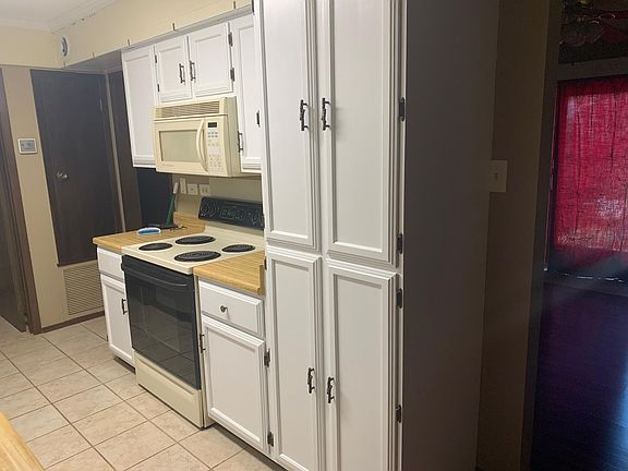 4th image of 200 Lodge Dr APT 208