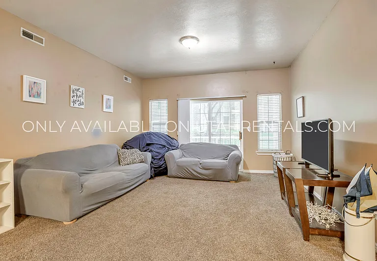 455 Belmont Pl #164-2 — Photo 4
