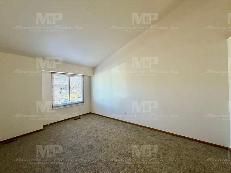 4400 Vista Dr — Photo 14
