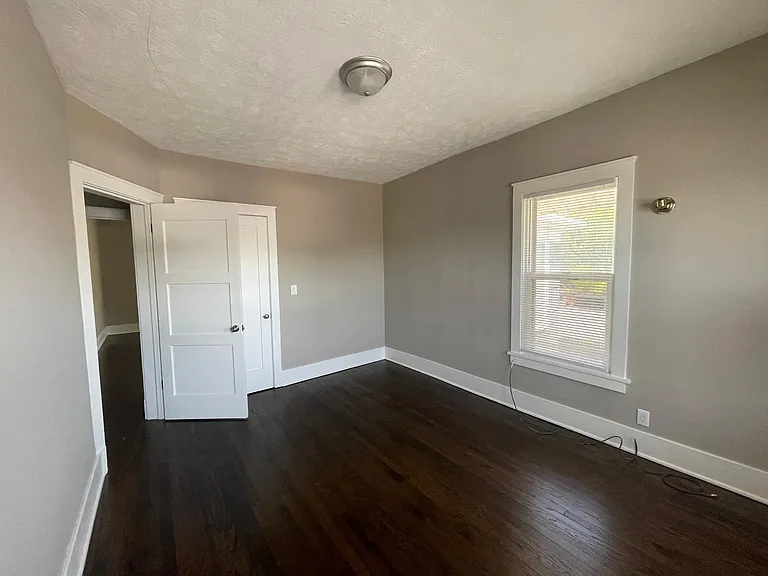 723 S 38th St — Photo 18