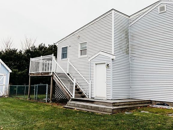 3rd image of 16 Ward Ave